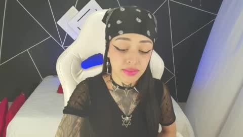 Snapshot of emilydaft chatting on September 11, 9:05 pm fari online show from September 11, 9:05 pm