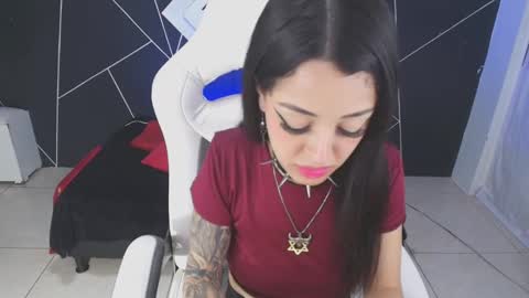 Snapshot of emilydaft chatting on October 4, 11:57 pm fari online show from October 4, 11:57 pm