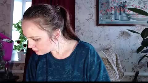 EmilyDoth online show from February 21, 10:29 am