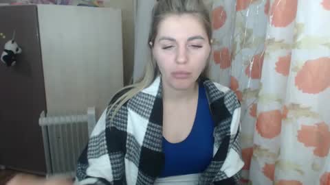 Snapshot of emilyfork chatting on March 7, 4:55 pm emilyfork online show from March 7, 4:55 pm