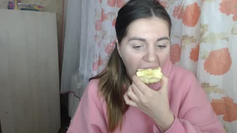 Snapshot of emilyfork chatting on February 21, 2:59 pm emilyfork online show from February 21, 2:59 pm