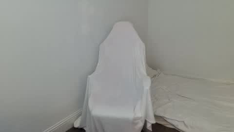 emilyfox5 online show from December 18, 11:33 pm