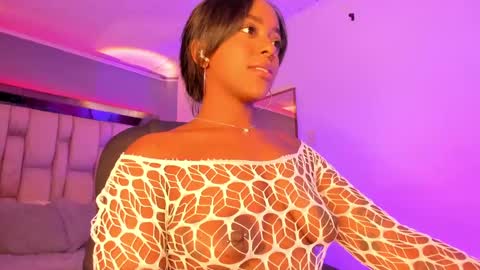 Snapshot of emilyhaan_ chatting on February 26, 8:47 pm Emily online show from February 26, 8:47 pm