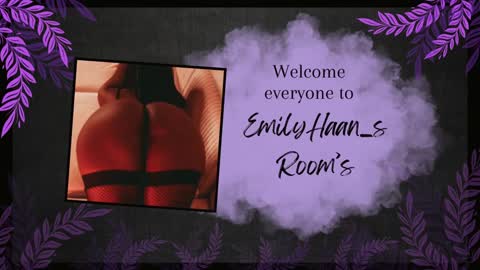 Snapshot of emilyhaan_ chatting on February 5, 11:28 pm Emily online show from February 5, 11:28 pm