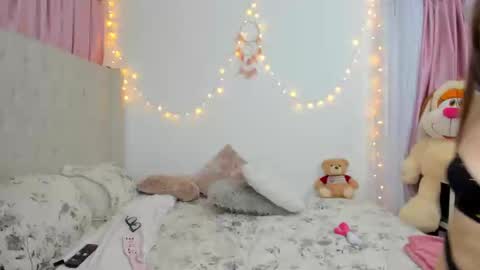 Snapshot of emilyharrix chatting on February 23, 12:08 am Emily online show from February 23, 12:08 am