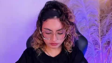 Emilyjonnes  online show from June 11, 3:59 am