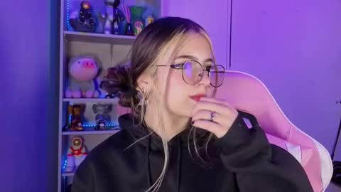 Snapshot of emilykarterr chatting on September 30, 4:39 pm VALEEEN online show from September 30, 4:39 pm