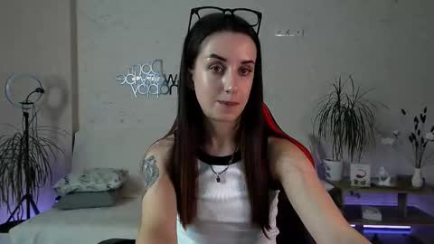 Emyli online show from October 25, 12:55 am