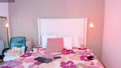 My IG - EmilyParker   online show from April 17, 4:53 pm