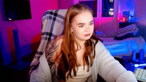 Snapshot of emilyrisse chatting on October 14, 3:59 pm Emily  Emi online show from October 14, 3:59 pm