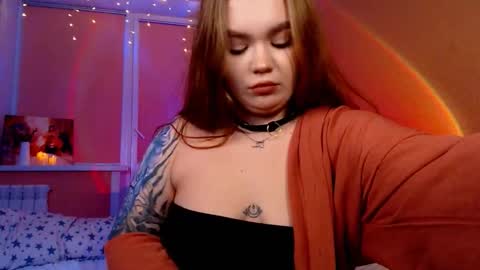 Snapshot of emilyrisse chatting on October 18, 5:17 pm Emily  Emi online show from October 18, 5:17 pm