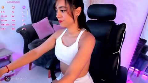 Snapshot of emilyruiz1 chatting on October 7, 11:28 am Emily online show from October 7, 11:28 am