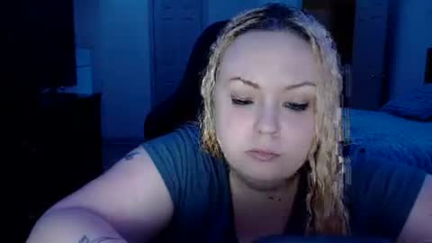 Emily Bankz online show from November 2, 4:12 am