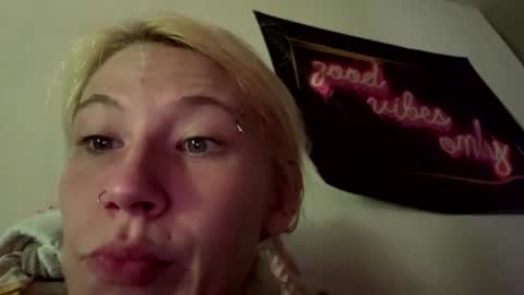 emilywarren296 online show from October 5, 1:30 pm