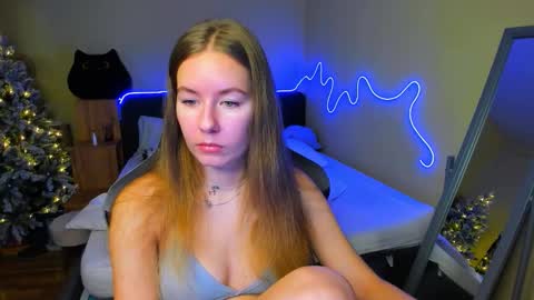 Emily online show from December 16, 8:53 am