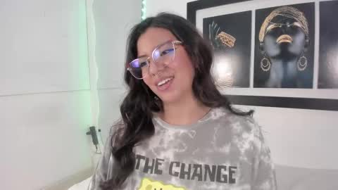 Snapshot of emilyy_cooperr chatting on September 26, 1:08 pm emilyy_cooperr online show from September 26, 1:08 pm