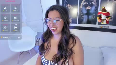 Snapshot of emilyy_cooperr chatting on October 6, 12:12 pm emilyy_cooperr online show from October 6, 12:12 pm