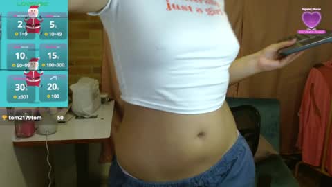 Snapshot of emitaa17228 chatting on December 15, 10:47 pm emma online show from December 15, 10:47 pm