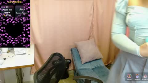 Snapshot of emitaa17228 chatting on January 6, 10:05 pm emma online show from January 6, 10:05 pm