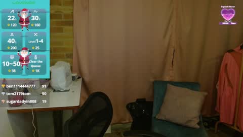 Snapshot of emitaa17228 chatting on December 16, 1:53 am emma online show from December 16, 1:53 am