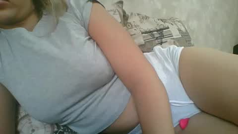 emma_991 online show from September 28, 10:24 am