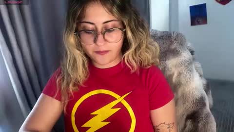 Snapshot of emma__bell_ chatting on October 20, 2:44 pm Emma Is here online show from October 20, 2:44 pm