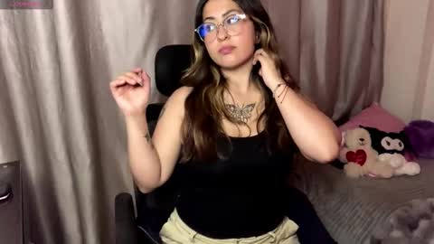 Snapshot of emma__bell_ chatting on September 22, 11:53 pm Emma Is here online show from September 22, 11:53 pm