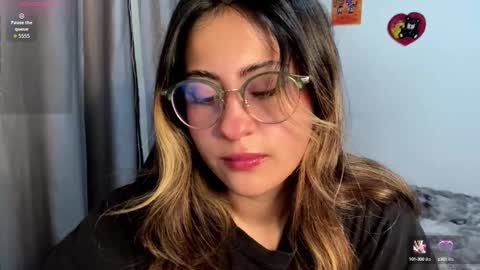 Snapshot of emma__bell_ chatting on October 1, 10:52 pm Emma Is here online show from October 1, 10:52 pm