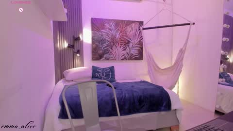Snapshot of emma_alice_ chatting on October 4, 1:09 pm Alice online show from October 4, 1:09 pm