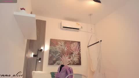 Snapshot of emma_alice_ chatting on September 15, 12:17 pm Alice online show from September 15, 12:17 pm