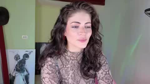 Emma online show from September 18, 2:10 pm