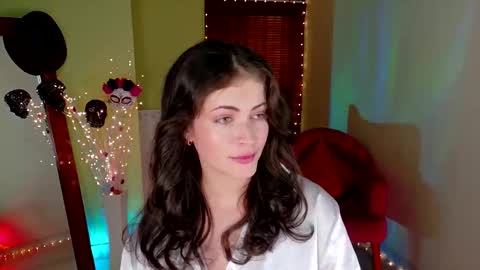 Emma online show from November 4, 4:08 pm