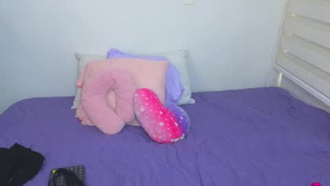 Snapshot of emma_blue_ chatting on January 26, 7:52 pm Emma Blue modelo independiente online show from January 26, 7:52 pm