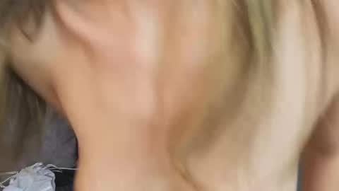 Snapshot of emma_blue_ chatting on February 28, 6:21 am Emma Blue modelo independiente online show from February 28, 6:21 am