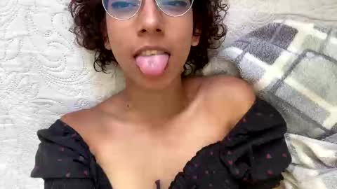 Emma online show from December 4, 3:26 pm