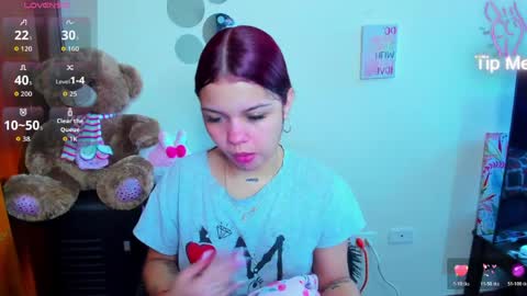 emma_boo_ online show from April 1, 3:31 pm