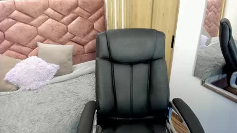 Emma  online show from October 9, 5:13 am