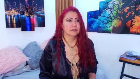 Snapshot of emma_jhomson chatting on September 8, 8:19 pm Emma 3 online show from September 8, 8:19 pm