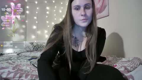 Snapshot of emma_just chatting on October 15, 6:42 pm emma_just online show from October 15, 6:42 pm