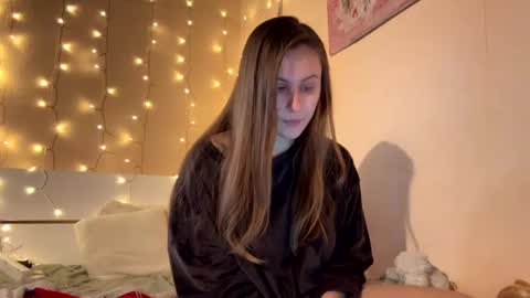 Snapshot of emma_just chatting on February 20, 10:48 am emma_just online show from February 20, 10:48 am