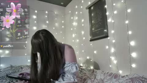 emma_just online show from April 18, 7:07 pm