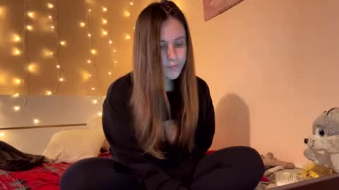 Snapshot of emma_just chatting on February 21, 8:40 am emma_just online show from February 21, 8:40 am