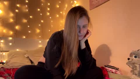 Snapshot of emma_just chatting on March 2, 8:16 am emma_just online show from March 2, 8:16 am