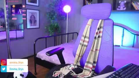 Snapshot of emma_lirys chatting on September 19, 5:44 am Emma online show from September 19, 5:44 am