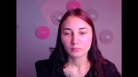 Snapshot of emma_loon chatting on February 16, 9:15 am Emma online show from February 16, 9:15 am