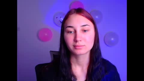 Snapshot of emma_loon chatting on February 16, 6:10 am Emma online show from February 16, 6:10 am