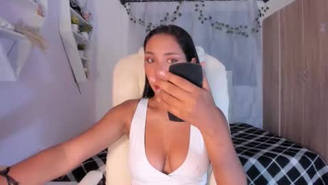 Emma online show from December 5, 8:50 pm