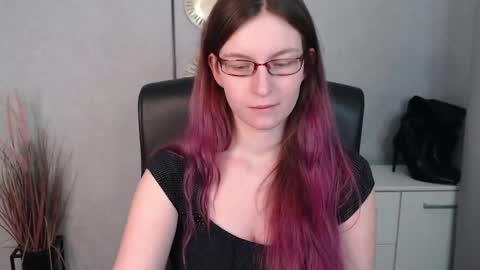 emma online show from February 14, 10:17 am