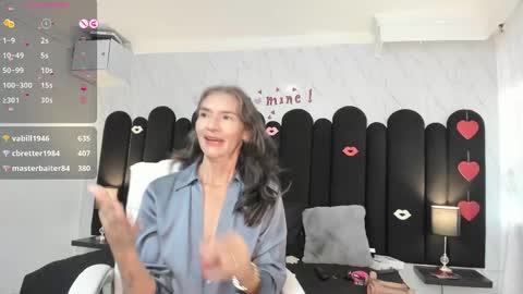 Snapshot of emma_mendoza chatting on February 26, 3:32 pm Emma online show from February 26, 3:32 pm