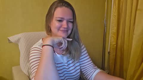 emma_misty_ online show from October 7, 5:20 pm